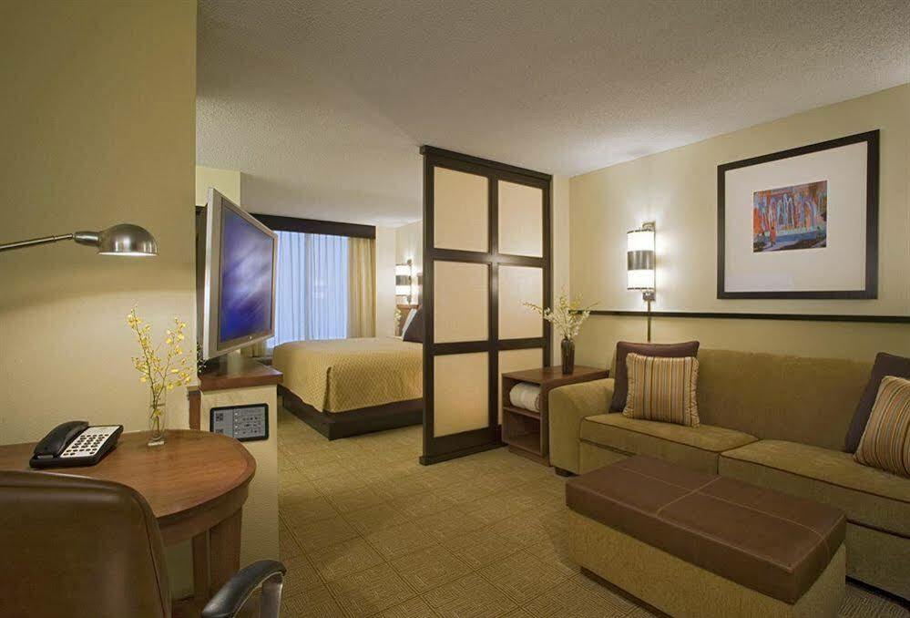 Hyatt Place Albuquerque Uptown Екстер'єр фото